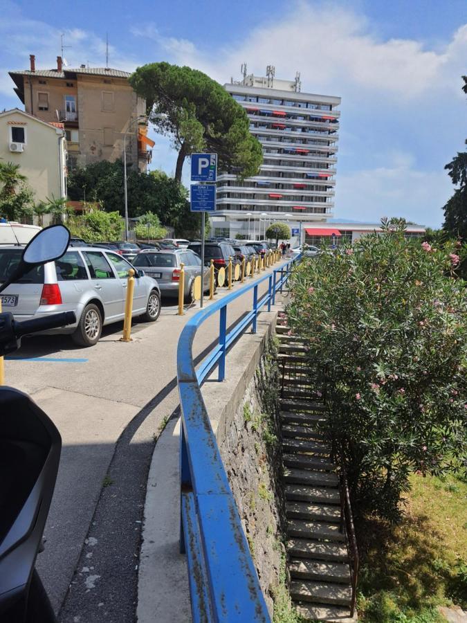 Family Apartment Center Opatija Luaran gambar