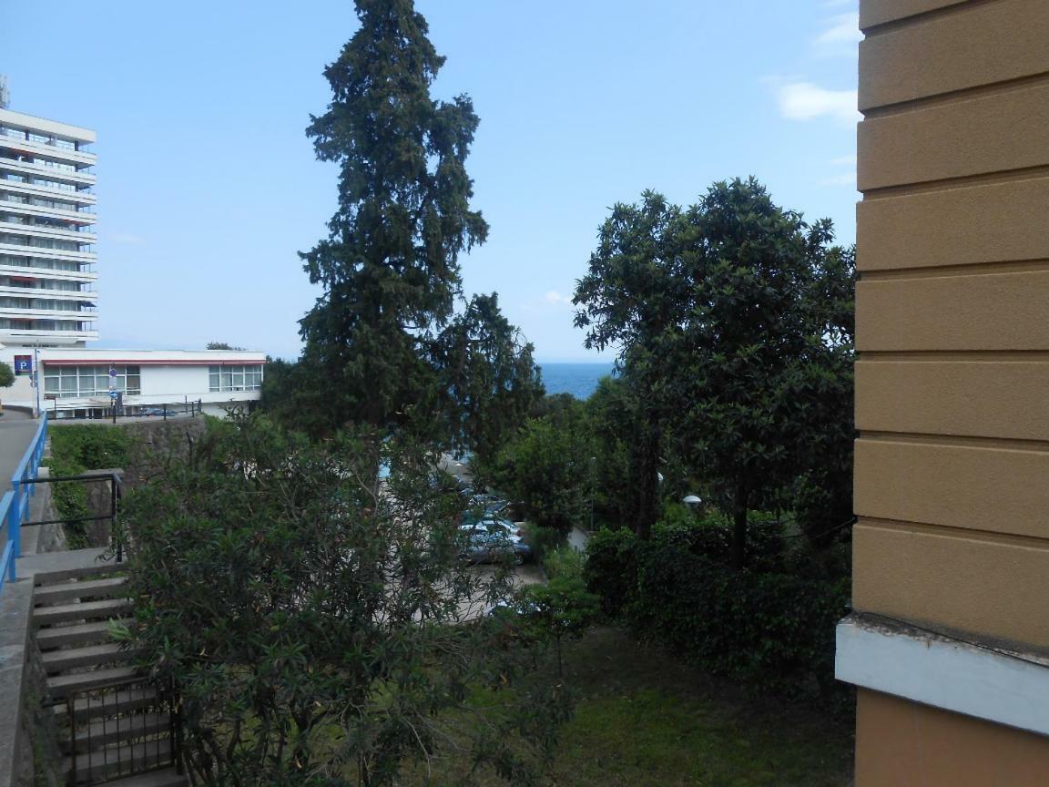 Family Apartment Center Opatija Luaran gambar